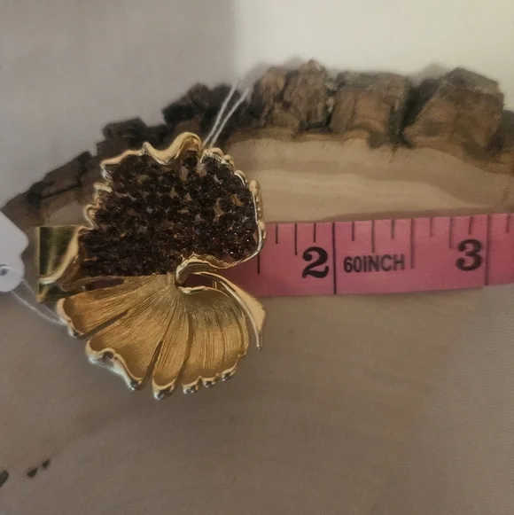 Vintage BSK Ginko Leaf Gold Tone Amber Rhinestone Brooch Leaf Two Tone Brown - Picture 9 of 10